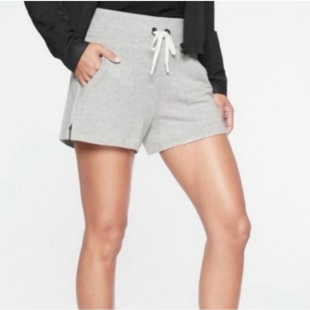 Athleta Bliss Lounge Shorts in Gray size Medium